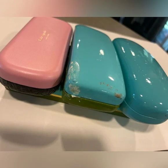 Kate Spade Teal Polka Dot Phone Case and 3 glasses cases - Picture 7 of 7